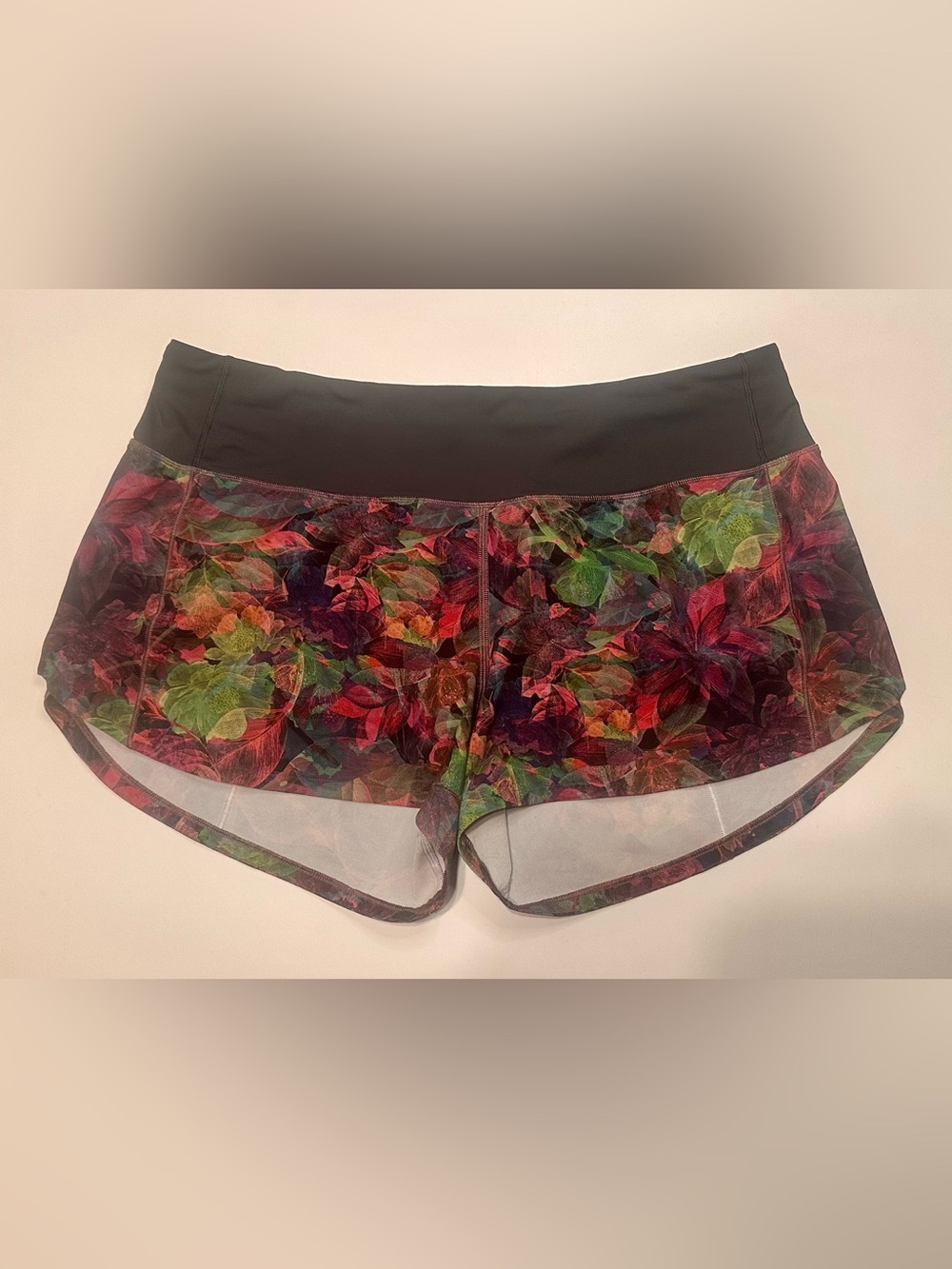 Lululemon Athletica Speed Up Mid-Rise Lined Shorts 4” Floral Size 10